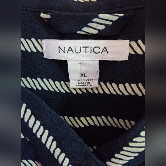 Nautica Blue and White Sleeveless Button Down Shirt NWOT - Picture 3 of 5